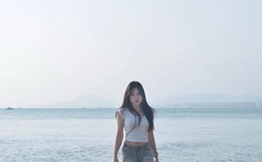 捧着莹莹的腿疯狂输出视频